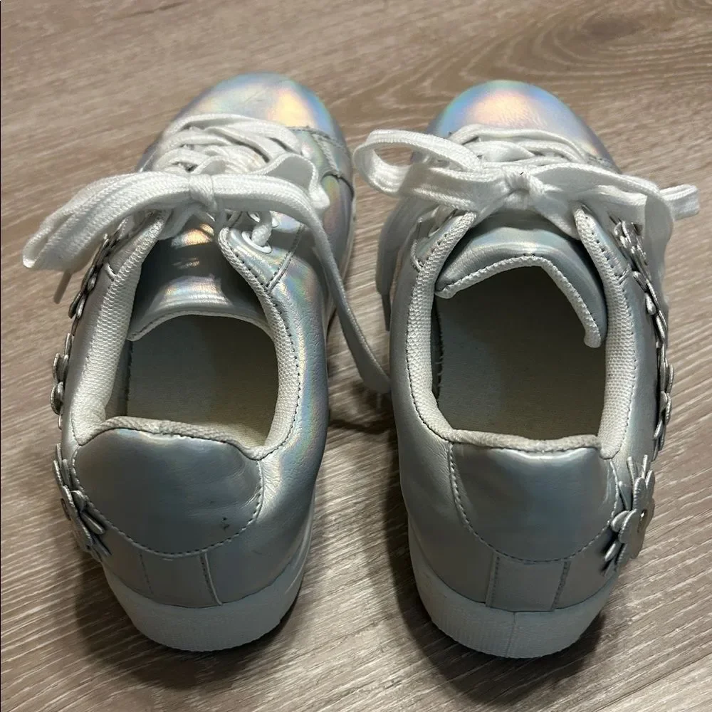 Charlotte Girls Silver Holographic Floral Embellished Sneakers Sz 3